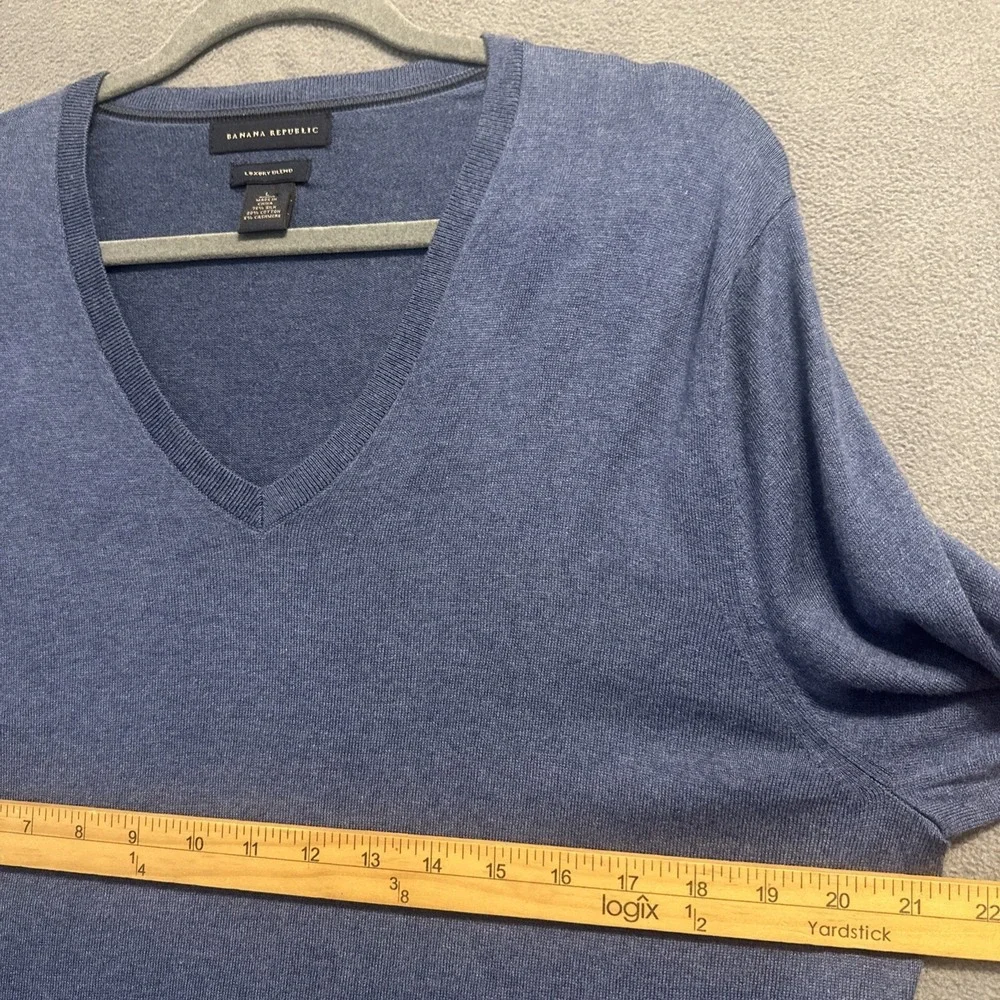 Banana Republic Silk Cashmere Cotton Sweater Mens Size L Blue V-Neck Lightweight